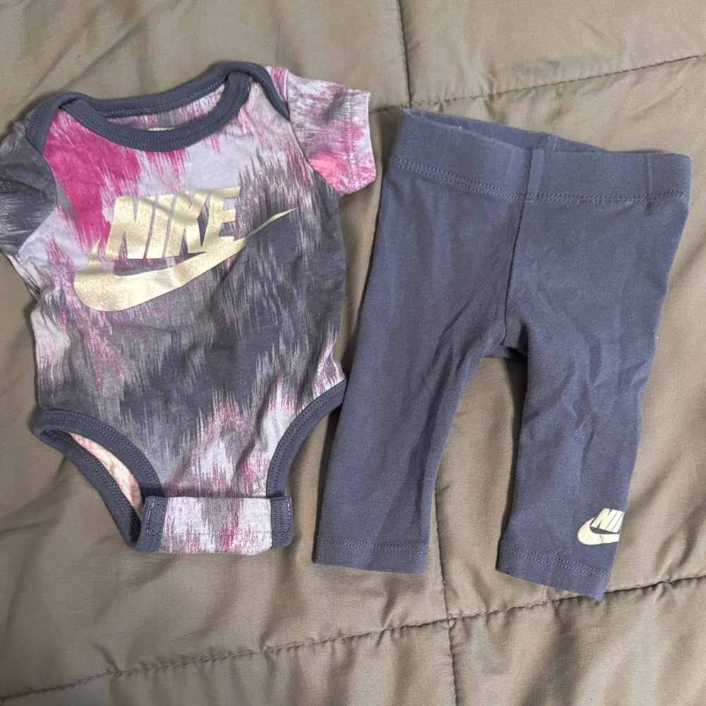 Nike Baby Bodysuit Set - Pink and Gray
